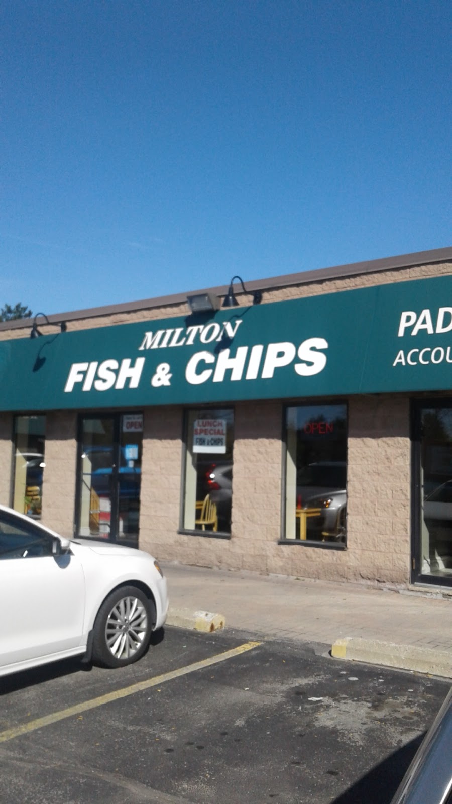 Milton Fish And Chips | 17 Wilson Dr, Milton, ON L9T 3H7, Canada | Phone: (905) 693-8999