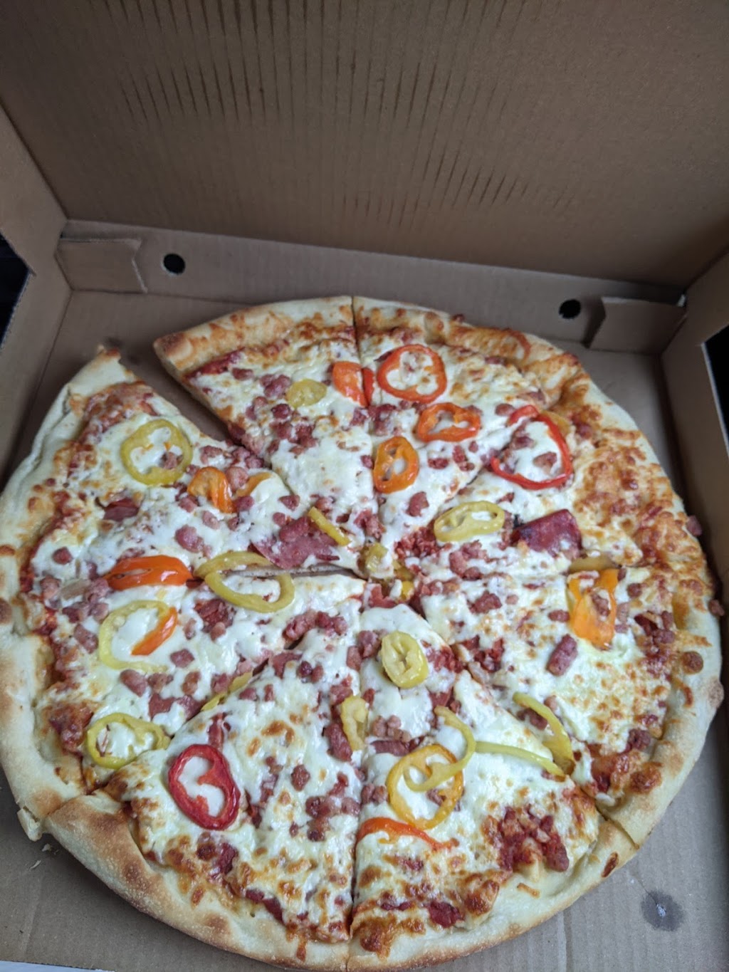 Dufferin Variety & Pizza | 25528 7 Hwy, Port Dufferin, NS B0J 2R0, Canada | Phone: (902) 654-2425