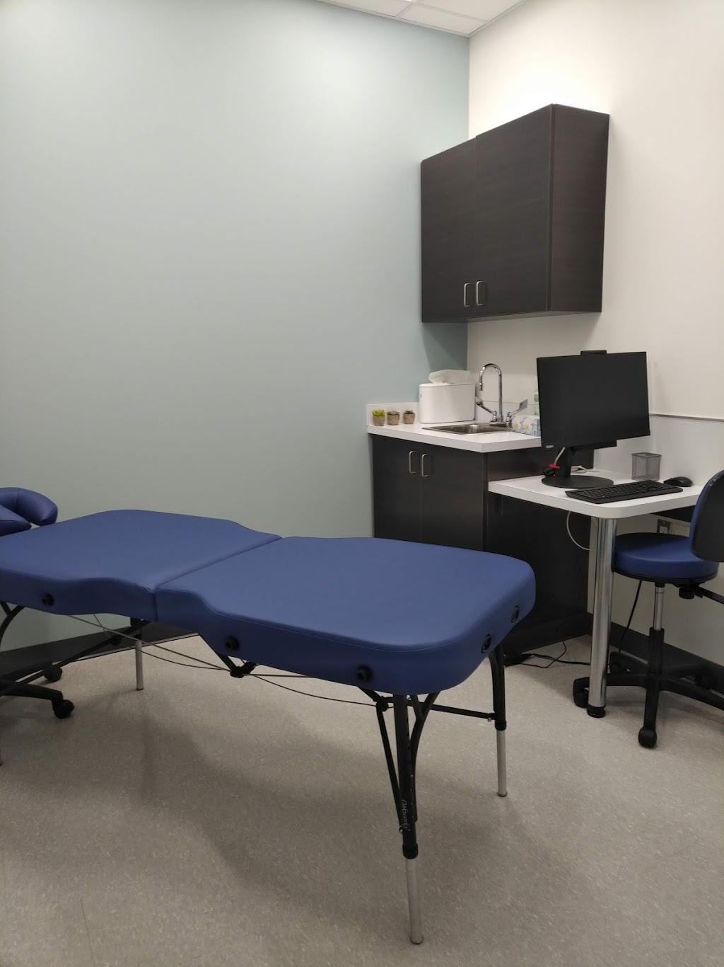 Oakville Chiropractic | within Rexall, 2441 Lakeshore Rd W, Oakville, ON L6L 5V5, Canada | Phone: (905) 847-2021