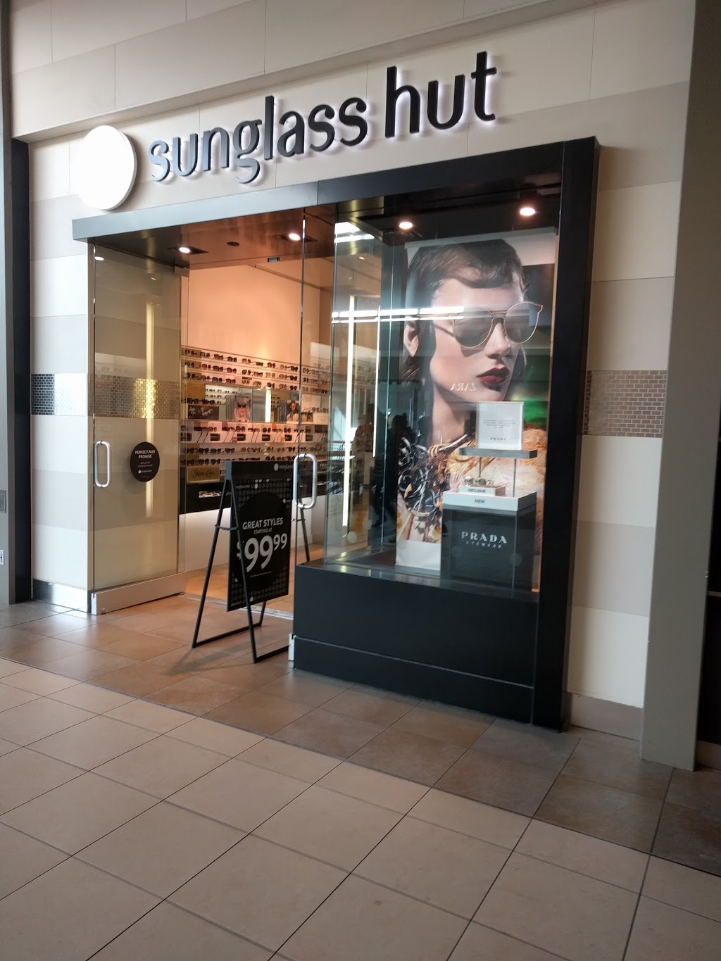 Sunglass Hut | 1800 Sheppard Ave E Spc 2025, North York, ON M2J 5A7, Canada | Phone: (416) 498-7601