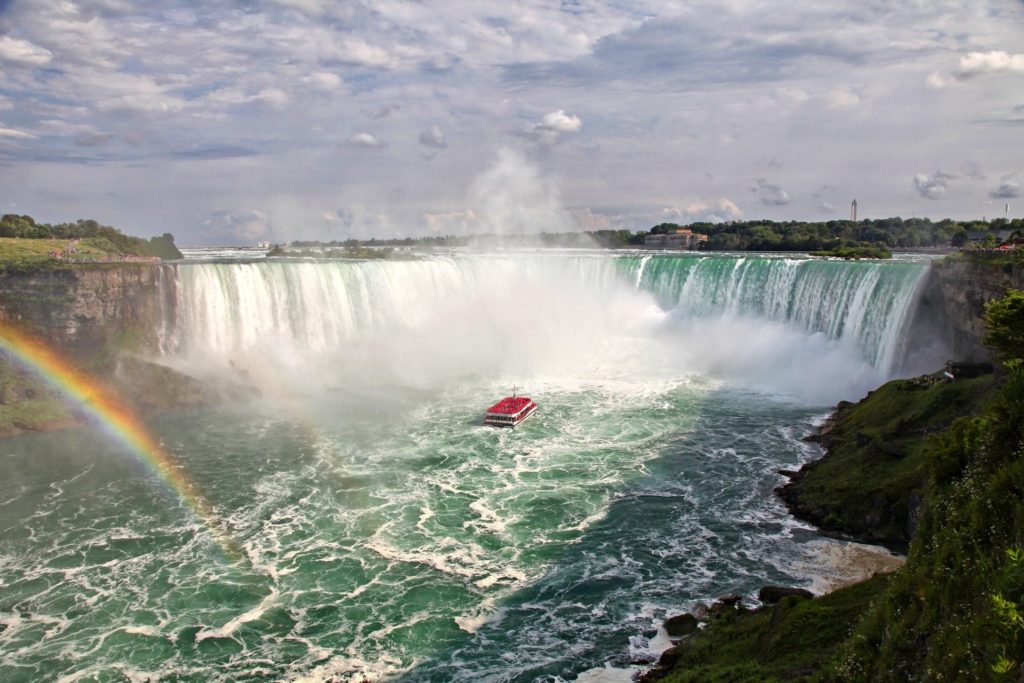 Cannabis and Wine Tour of Niagara Falls, Two Lakes Tours & Transportation | 7743 Weyburn Cir, Niagara Falls, ON L2H 2M5, Canada | Phone: (905) 321-9096