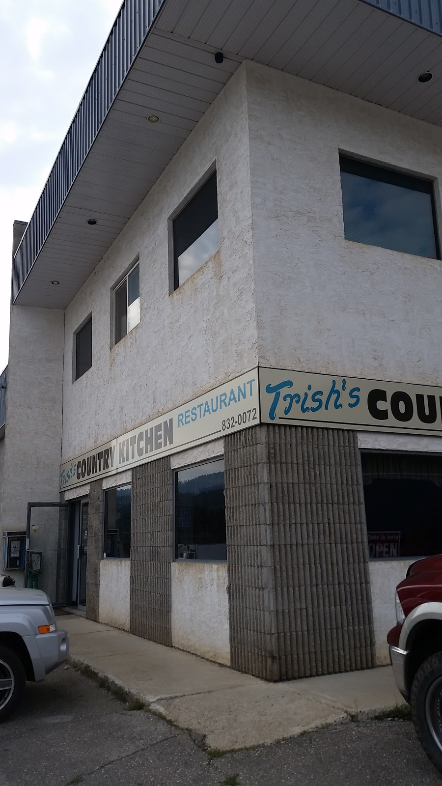 Trishs Country Kitchen Restaurant | 5270 Auto Rd SE Suite 1A, Salmon Arm, BC V1E 1X3, Canada | Phone: (250) 832-0072