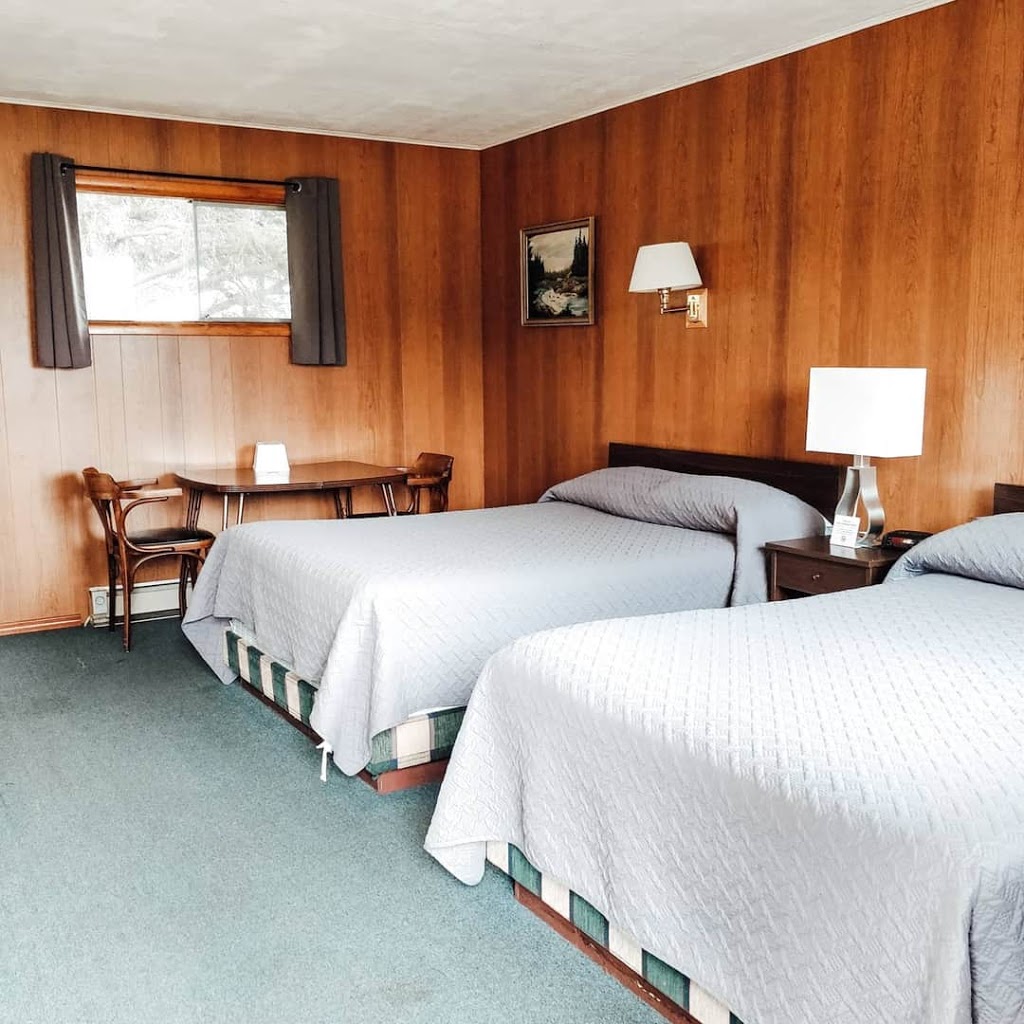 Telstar Motel | 4746 ON-11, Kakabeka Falls, ON P0T 1W0, Canada | Phone: (888) 580-6915