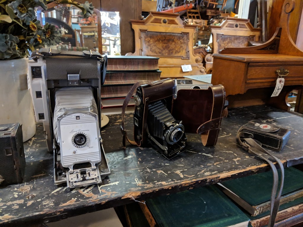 Memories Antiques at Trading Post | 3108 Jacklin Rd, Victoria, BC V9B 3Z1, Canada | Phone: (250) 478-7684