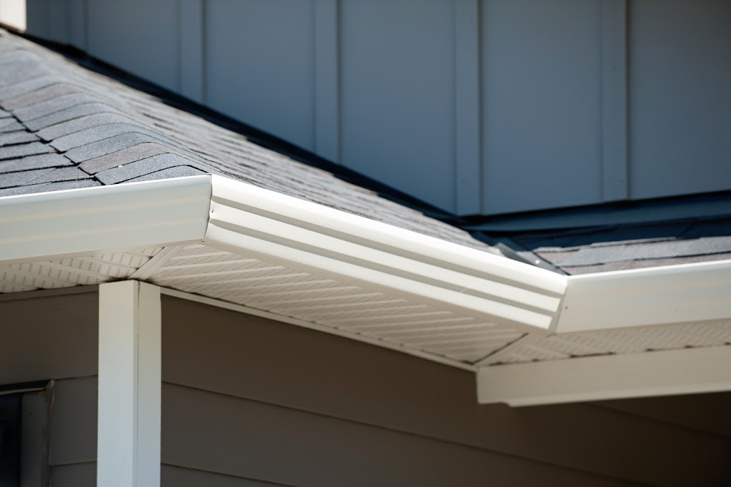 Victoria Gutter Installation | 755 Vanalman Ave #3, Victoria, BC V8Z 3B8, Canada | Phone: (250) 727-3042