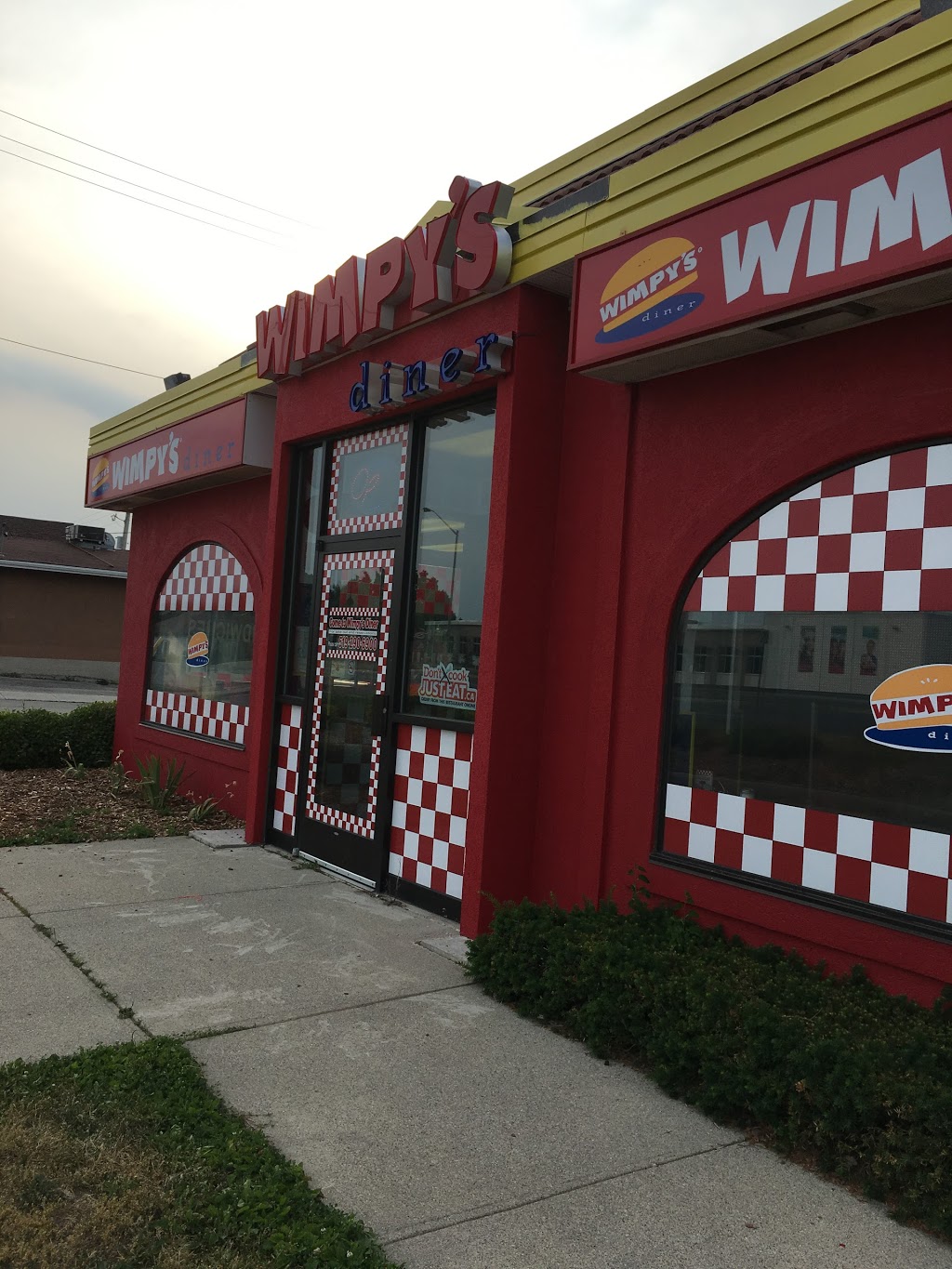 Wimpys Diner | 831 Dundas St, Woodstock, ON N4S 1G6, Canada | Phone: (519) 290-6900