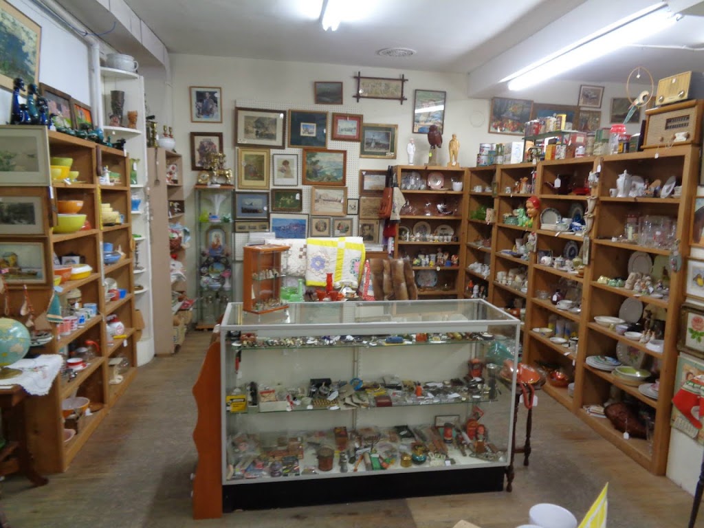 Gore St Antique Market | 147 Gore St E, Perth, ON K7H 1J8, Canada | Phone: (613) 267-3156