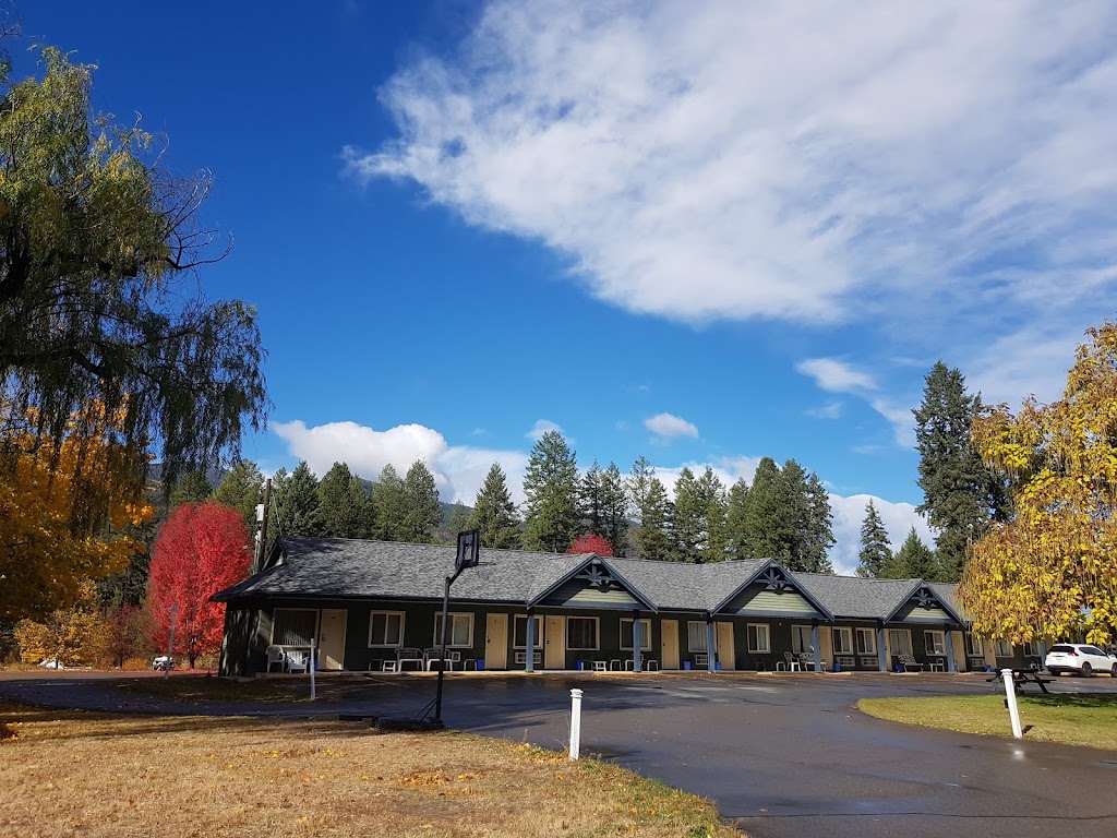 New Horizon Motel | 2037 Hunter Frtg Rd, Christina Lake, BC V0H 1E2, Canada | Phone: (250) 447-9312