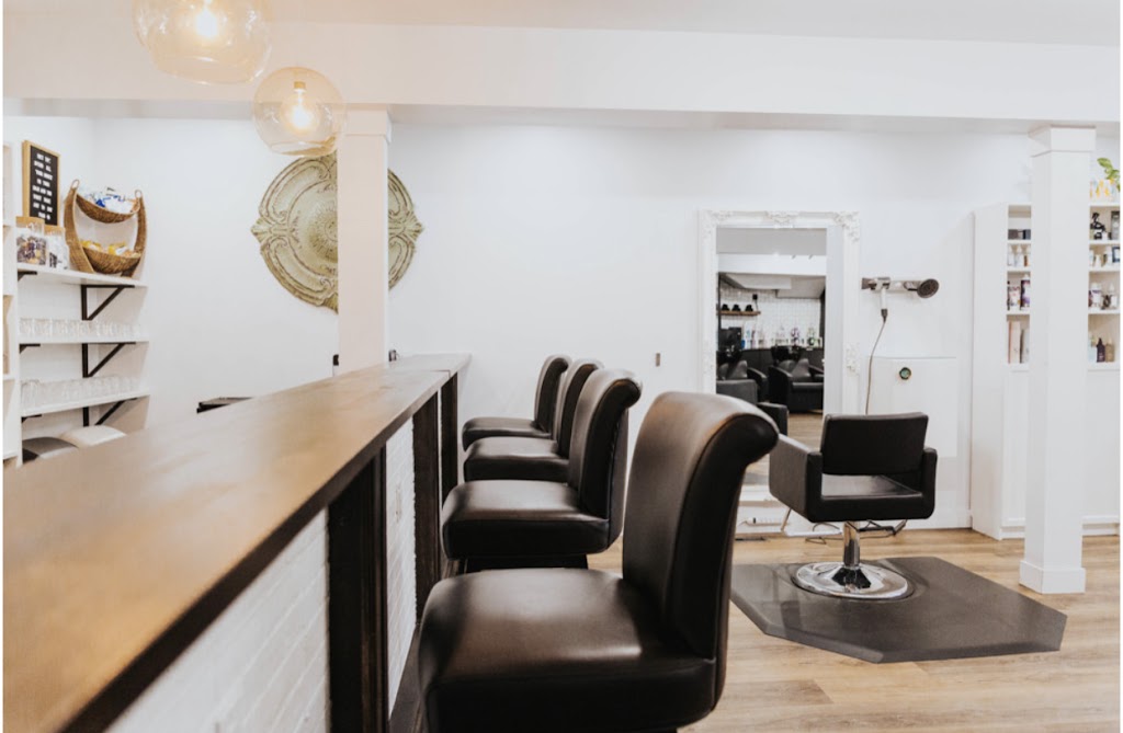 Salon Social | 8815A 92 St NW, Edmonton, AB T6C 3P9, Canada | Phone: (780) 919-0889