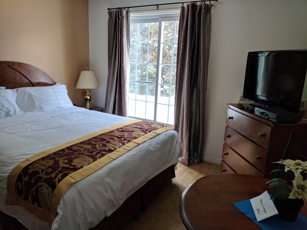 Motel Chateau Terrebonne | 2970 Chemin Gascon, Terrebonne, QC J6X 3Z3, Canada | Phone: (450) 477-2000