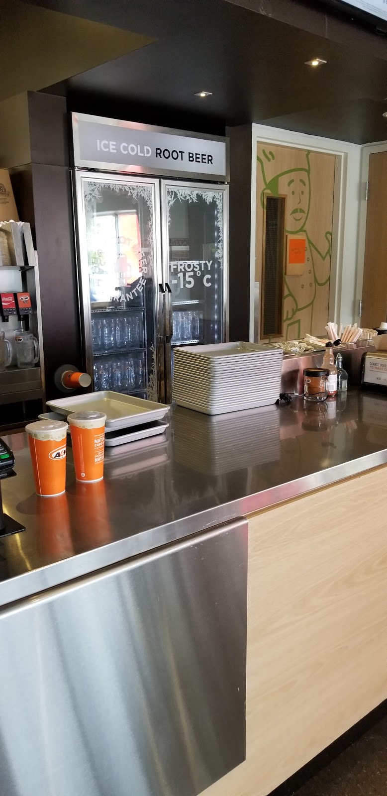 A&W Canada | 1638 Avenue Rd, North York, ON M5M 3X9, Canada | Phone: (416) 785-7195