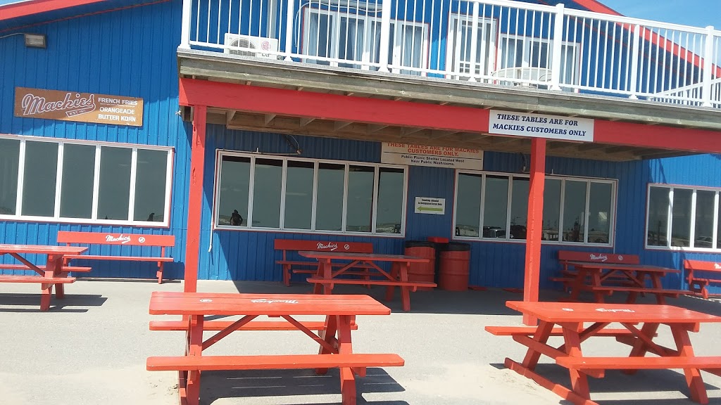 Port Stanley Beach Hotel | 128 William St, Port Stanley, ON N5L 1E2, Canada | Phone: (226) 658-4024