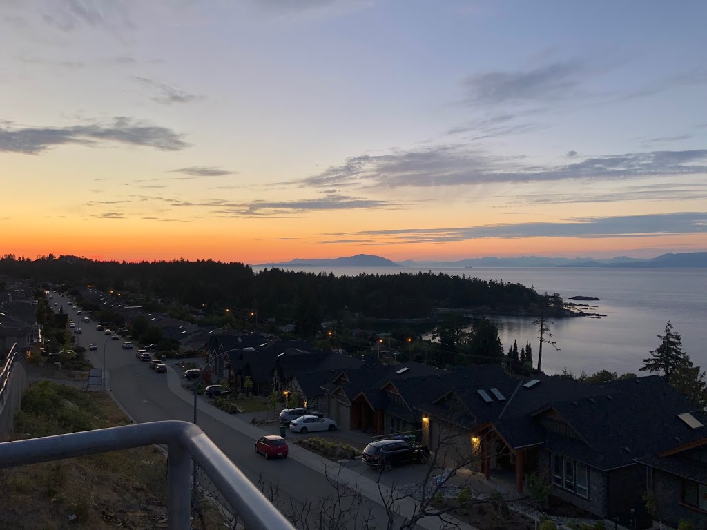 Hammond Bayside Executive Suite Inn | 3868 Hammond Bay Rd, Nanaimo, BC V9T 1G4, Canada | Phone: (250) 729-5365