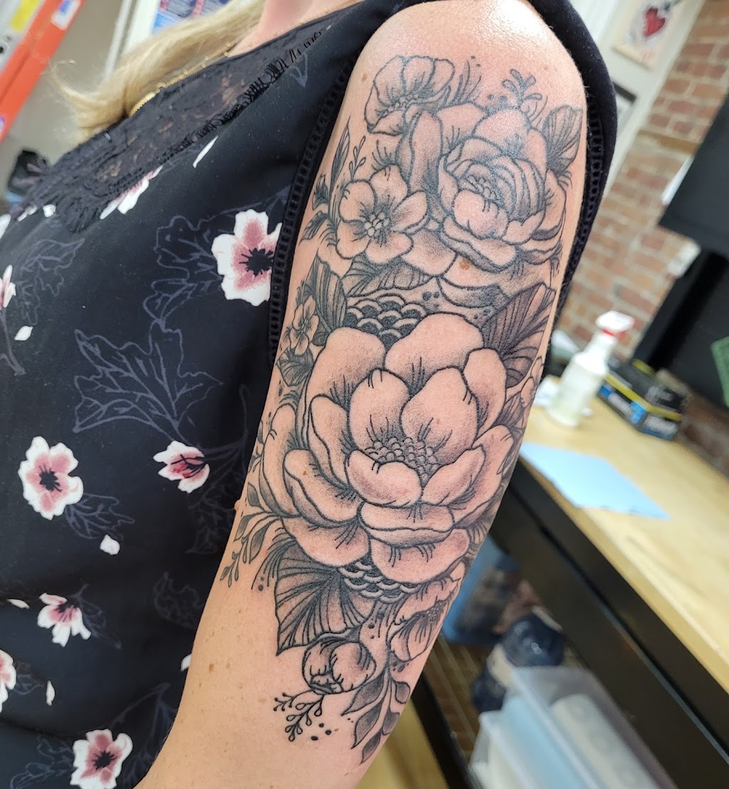 Rose City Tattoo Collective | 47 E Main St #101, Welland, ON L3B 3W4, Canada | Phone: (905) 714-7673