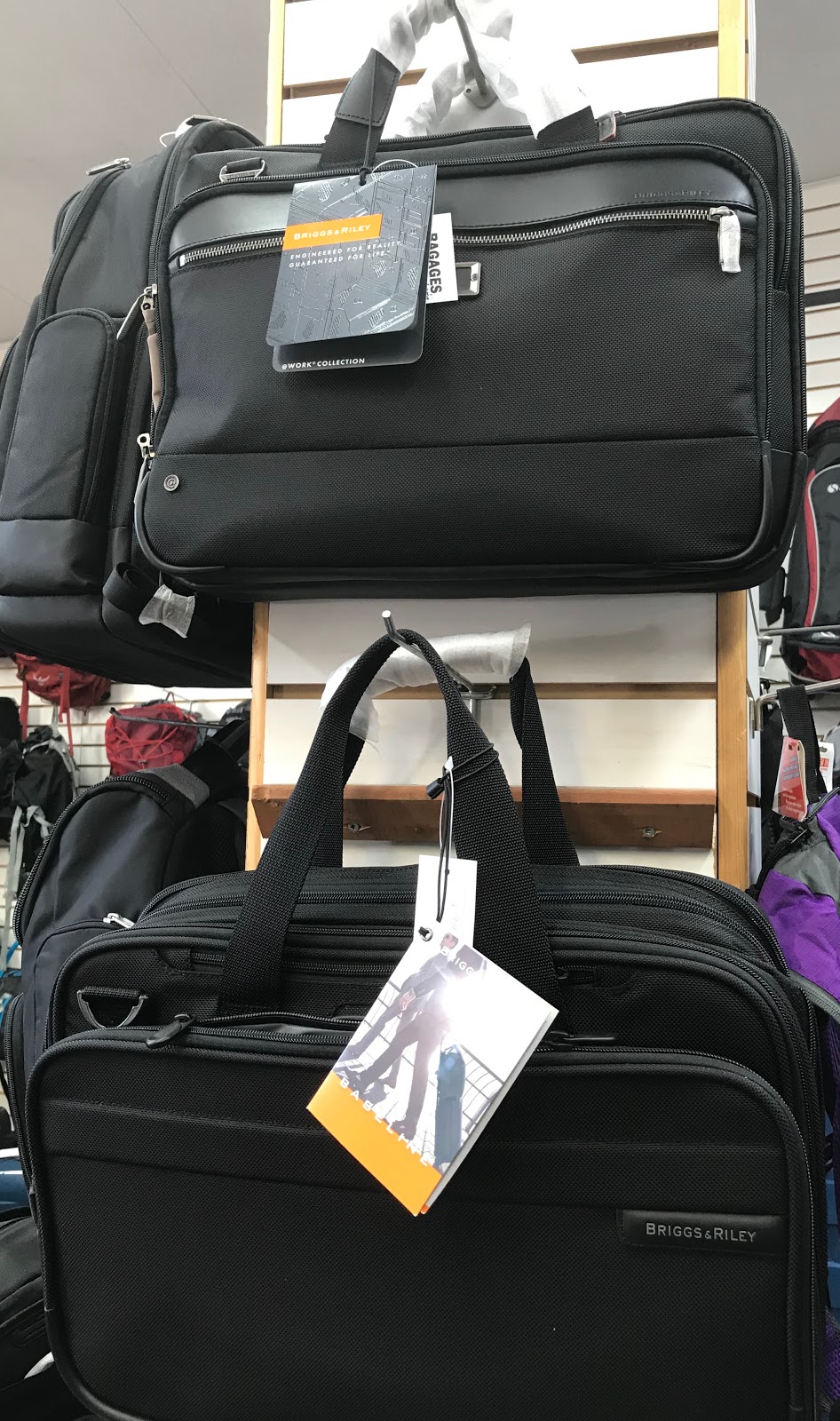 Bagages et cetera | 430 Rue Saint-Vallier O, Québec, QC G1K 1K8, Canada | Phone: (418) 529-3522