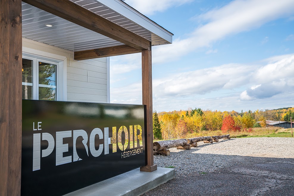 Le Perchoir hébergement | 201 Vieux-Chemin, Saint-Félix-dOtis, QC G0V 1M0, Canada | Phone: (418) 306-5004