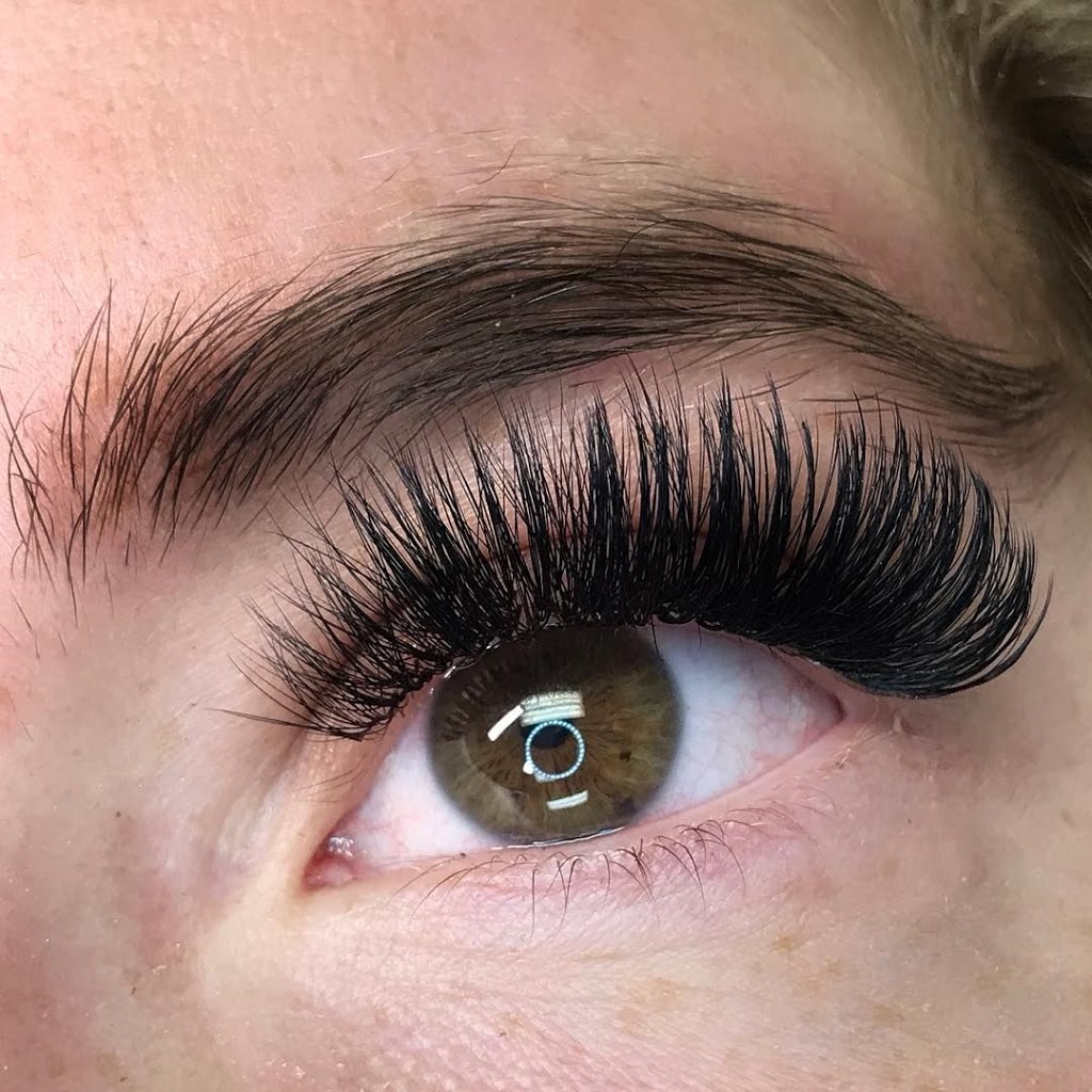 Flash Lash Services | 5722 Brookwood Dr, Nanaimo, BC V9T 5P3, Canada | Phone: (250) 739-0384