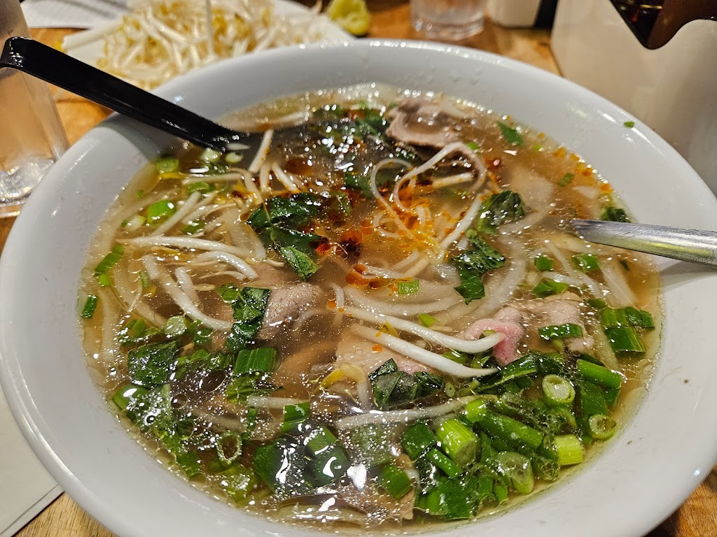 Miss Pho Montreal | 3830 Boulevard Cote Vertu Ouest #200, Montreal, QC H4R 1P8, Canada | Phone: (514) 336-6477