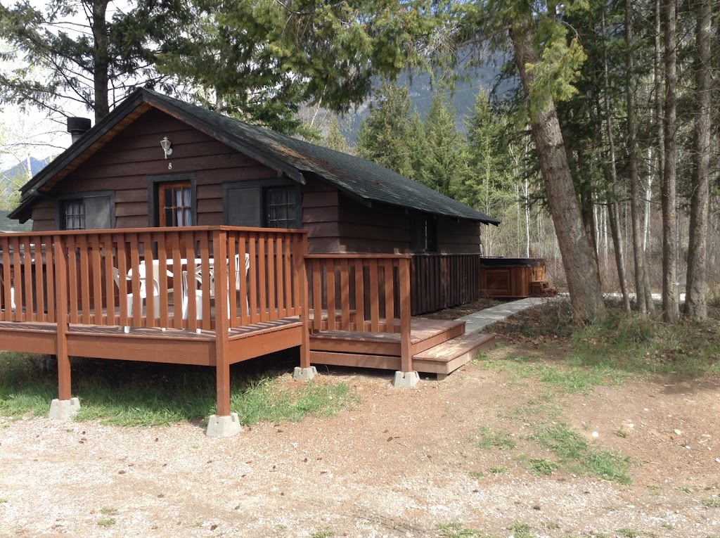 Addisons Bungalows | 4920 Dorney Rd, Brisco, BC V0A 1B0, Canada | Phone: (250) 346-6888