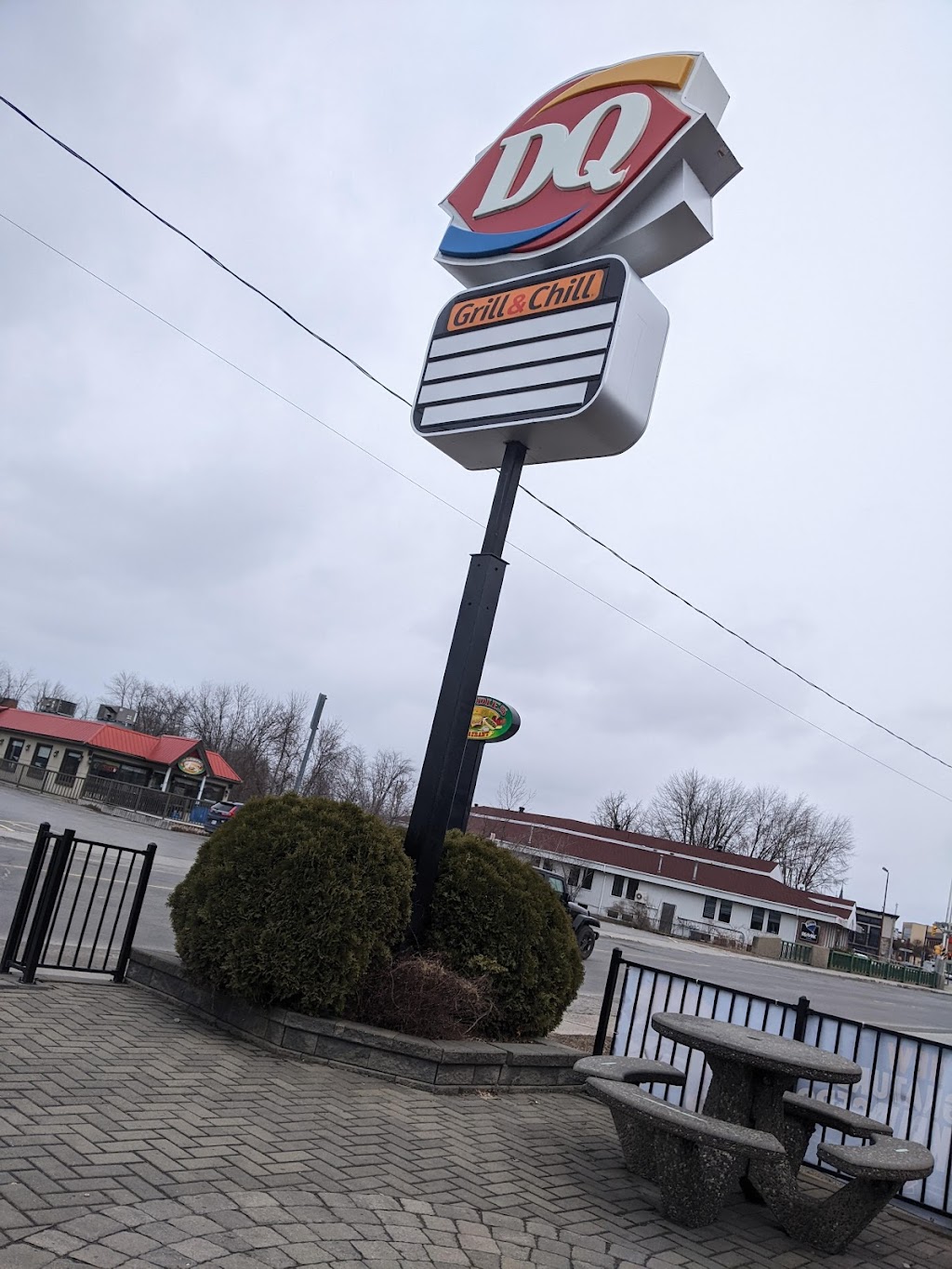 Dairy Queen | 63 Blvd. Samson, Laval, QC H7X 3E6, Canada | Phone: (450) 314-4944