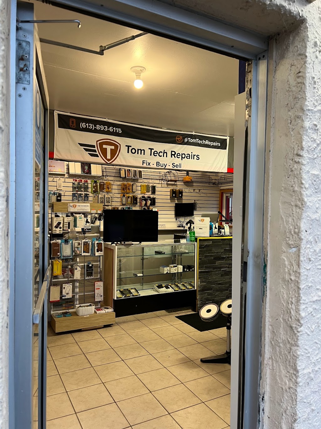 Tom Tech Repairs | 753 King St W, Kingston, ON K7M 2G4, Canada | Phone: (613) 893-6115