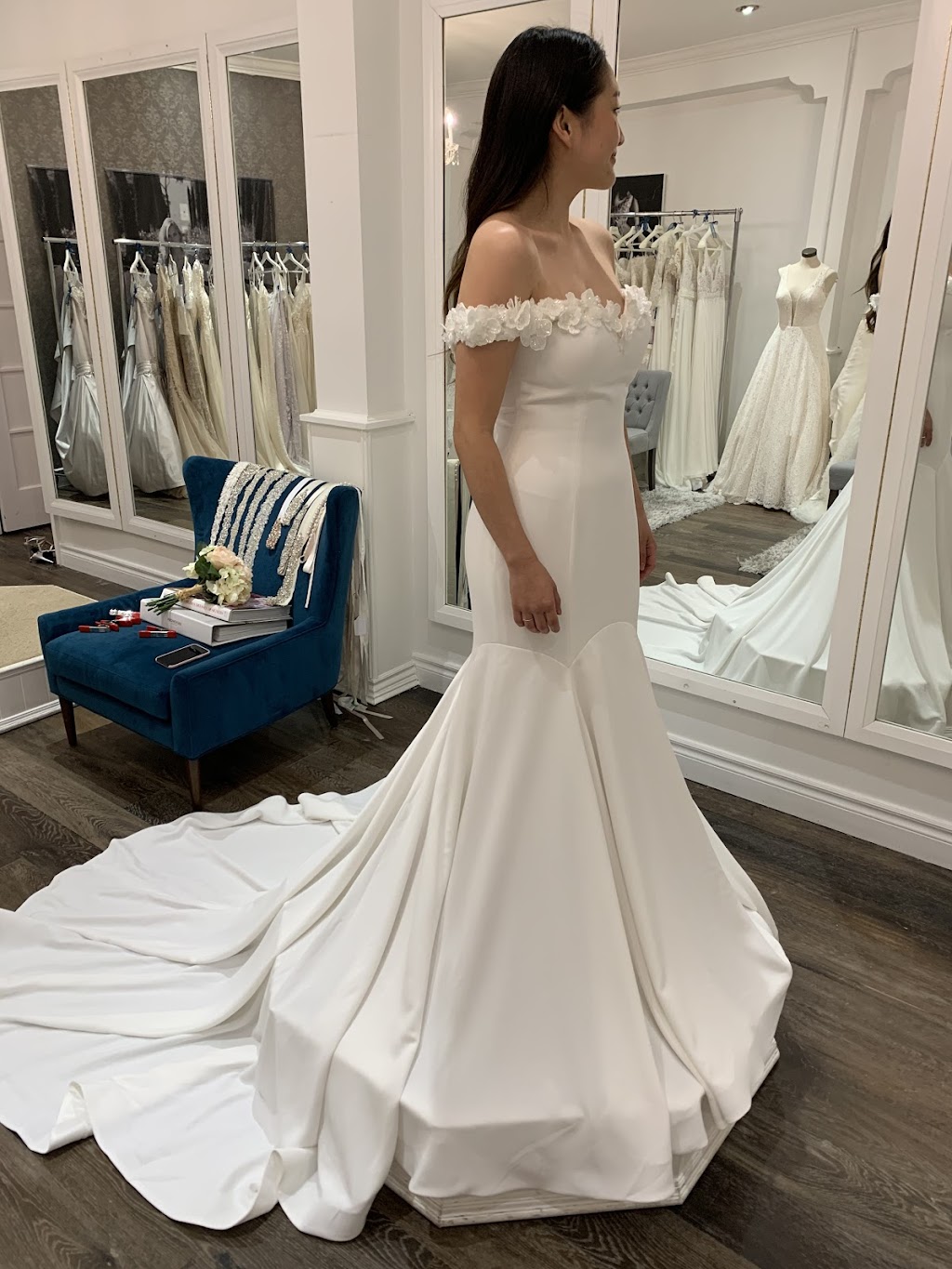 Blue Bridal Boutique | 10755 Leslie St, Richmond Hill, ON L4S 0B2, Canada | Phone: (905) 883-0068