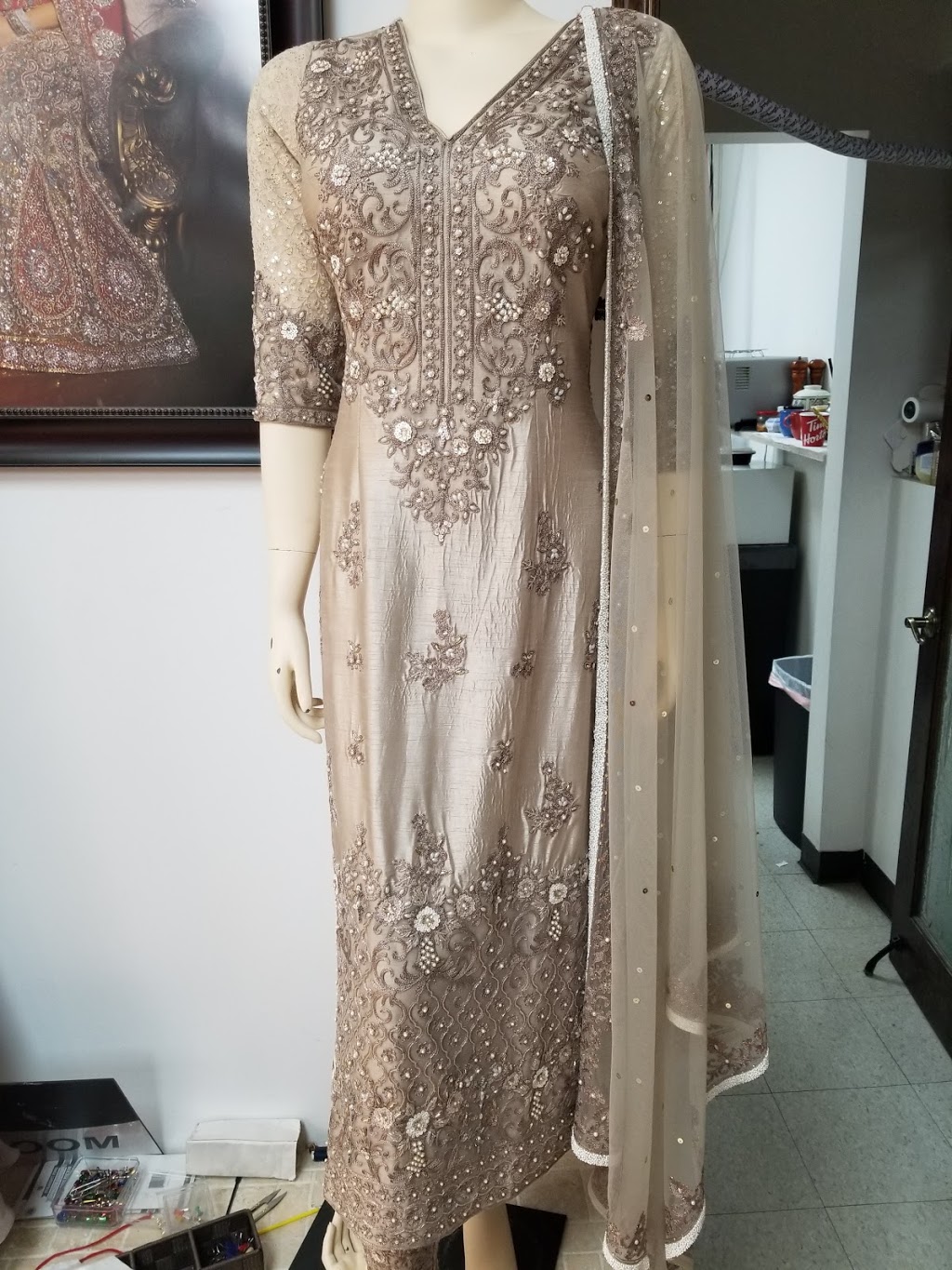 Naveen Fashions | 116 Kennedy Rd S, Brampton, ON L6W 3E7, Canada | Phone: (905) 451-5130