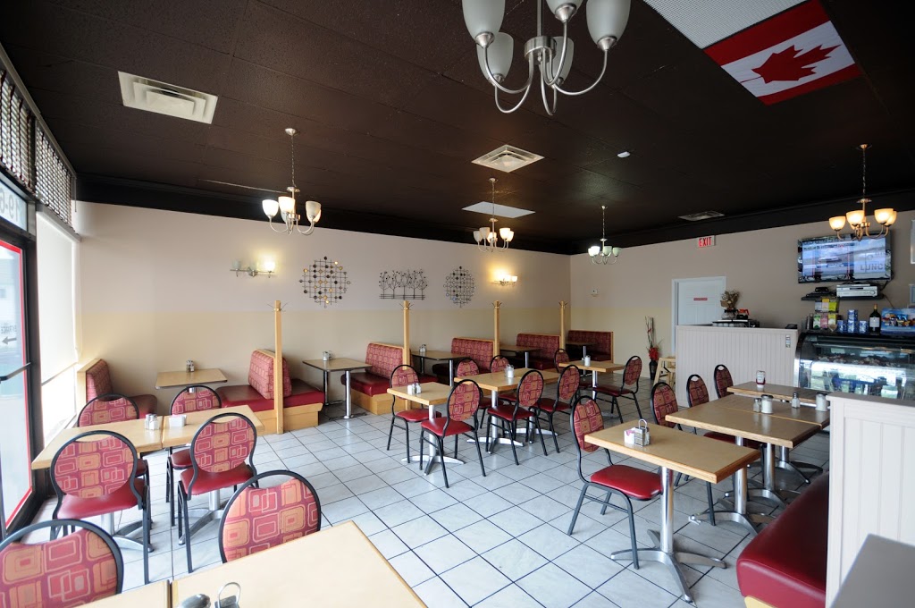 Queens Family Restaurant | 368 Queen St W #3, Cambridge, ON N3C 1G8, Canada | Phone: (519) 658-4545