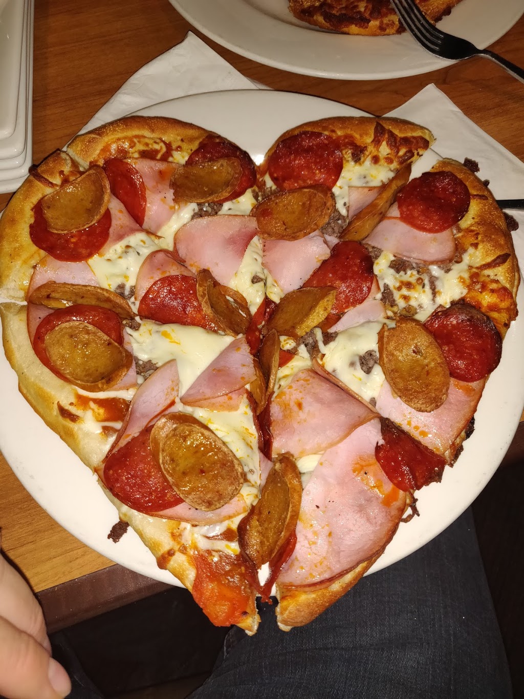 Boston Pizza | 3120 S Service Rd, Burlington, ON L7N 3J3, Canada | Phone: (905) 631-0311