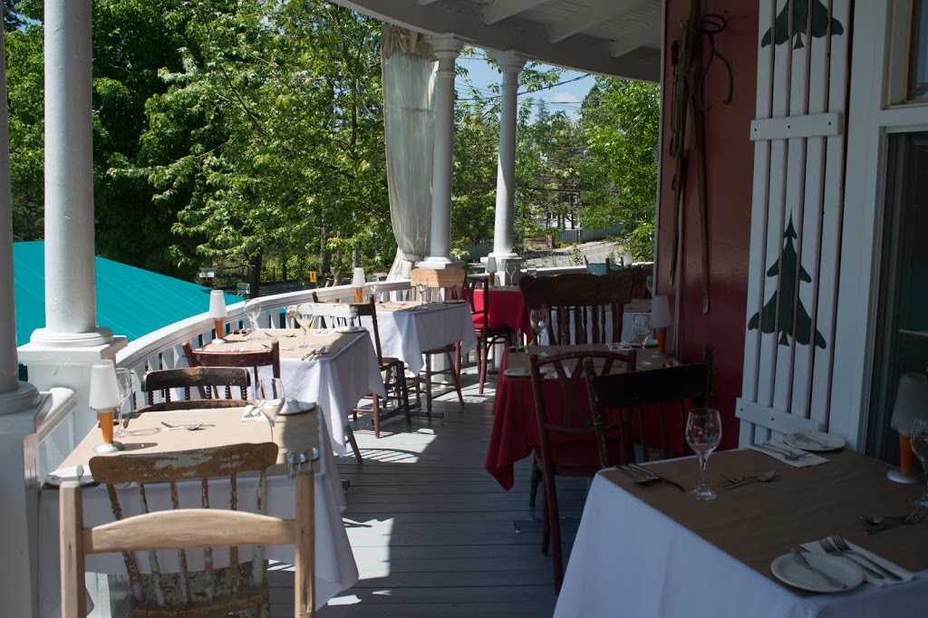 Restaurant La Tour du Lac - Restaurant Ste-Agathe-des-Monts | 173 Chemin du Tour du Lac, Sainte-Agathe-des-Monts, QC J8C 1B7, Canada | Phone: (819) 326-4202