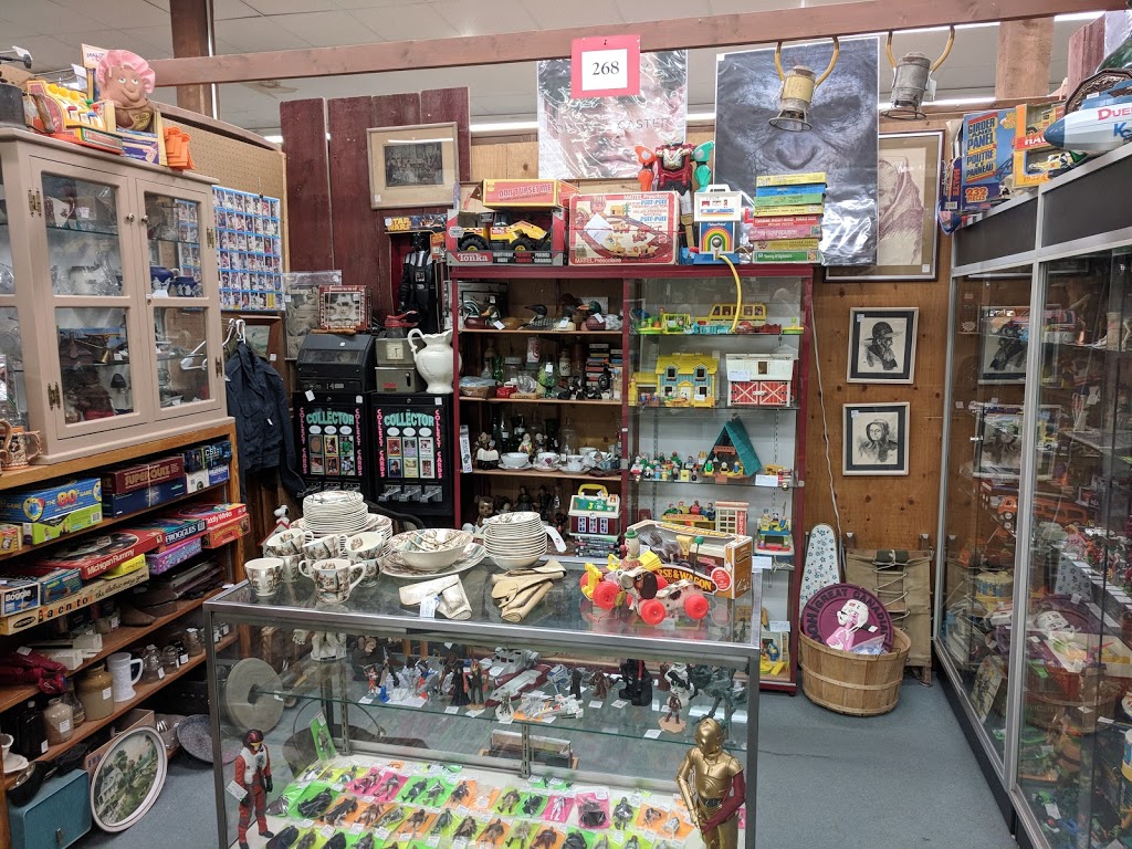 St Jacobs Antiques Market | 805 King St N, Waterloo, ON N2J 4G8, Canada | Phone: (519) 880-1944