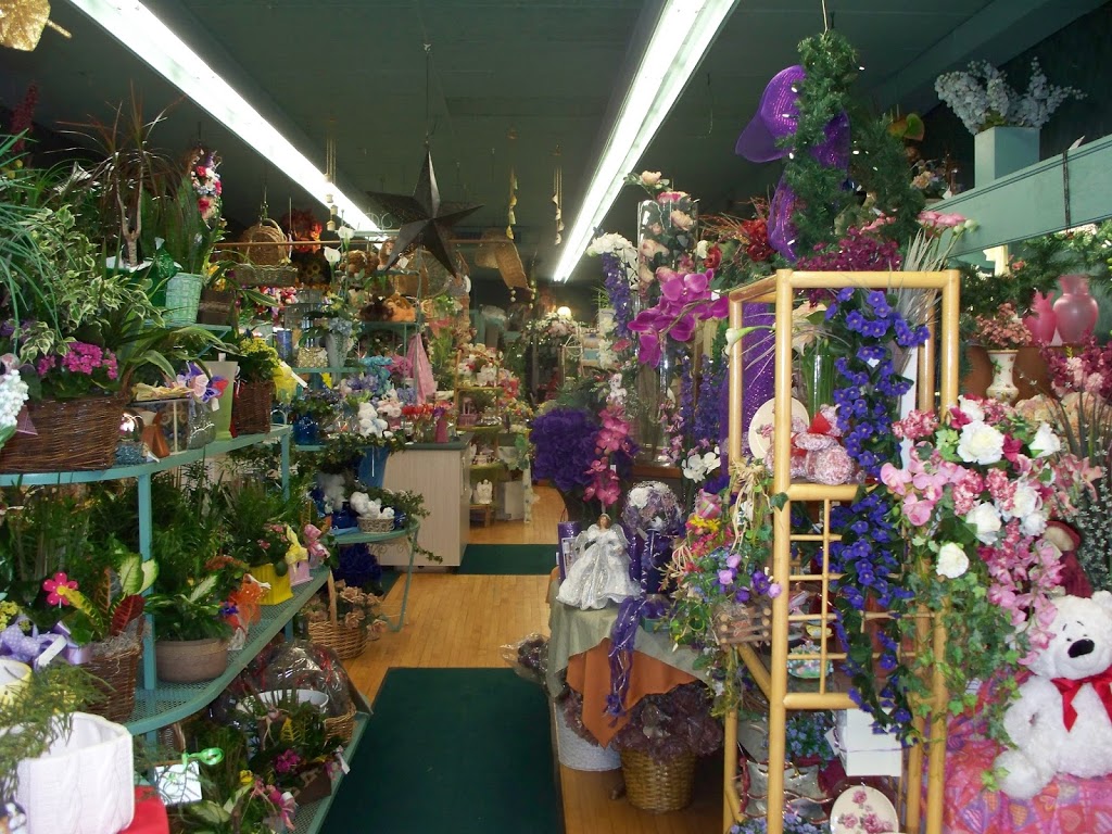 Margarets Fernlea Flowers & Gifts | 7 Talbot St E, Aylmer, ON N5H 1H3, Canada | Phone: (519) 773-3132