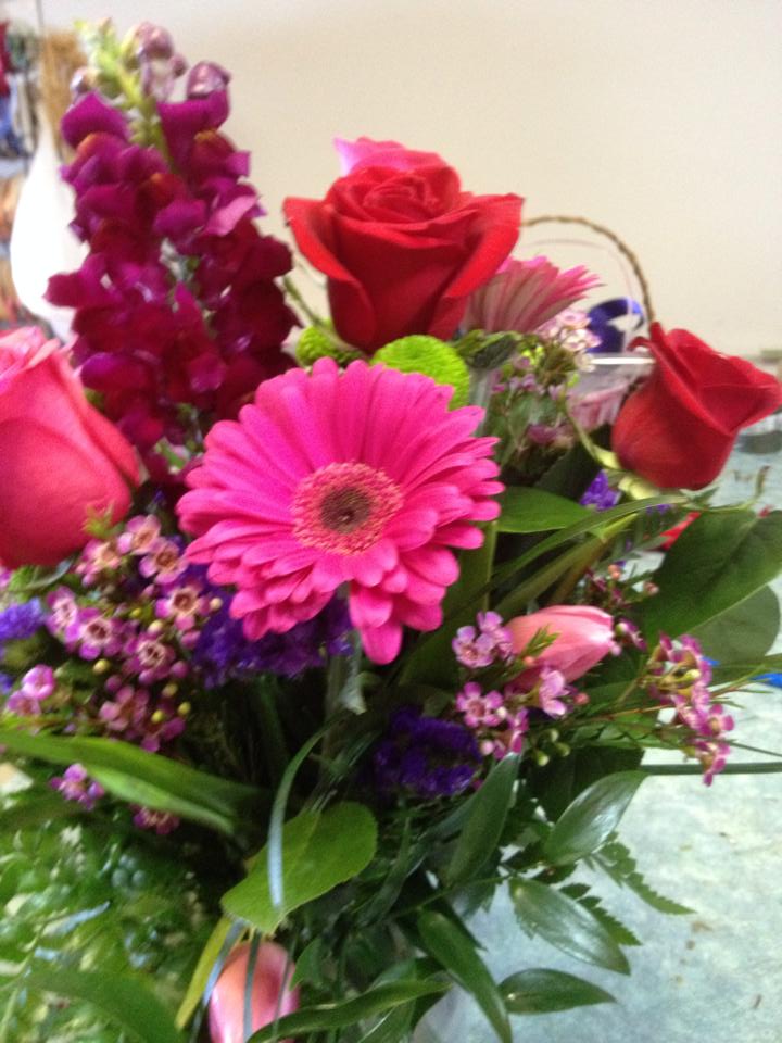 Bernadettes Flowers | 25 Hopeton Rd, Stratford, PE C1B 1T6, Canada | Phone: (902) 566-4000