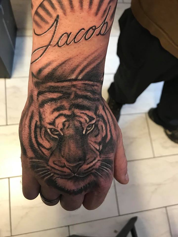 PAULYS TATTOO STUDIO | 170 Hamilton Regional Rd 8, Stoney Creek, ON L8G 1C3, Canada | Phone: (905) 662-8804