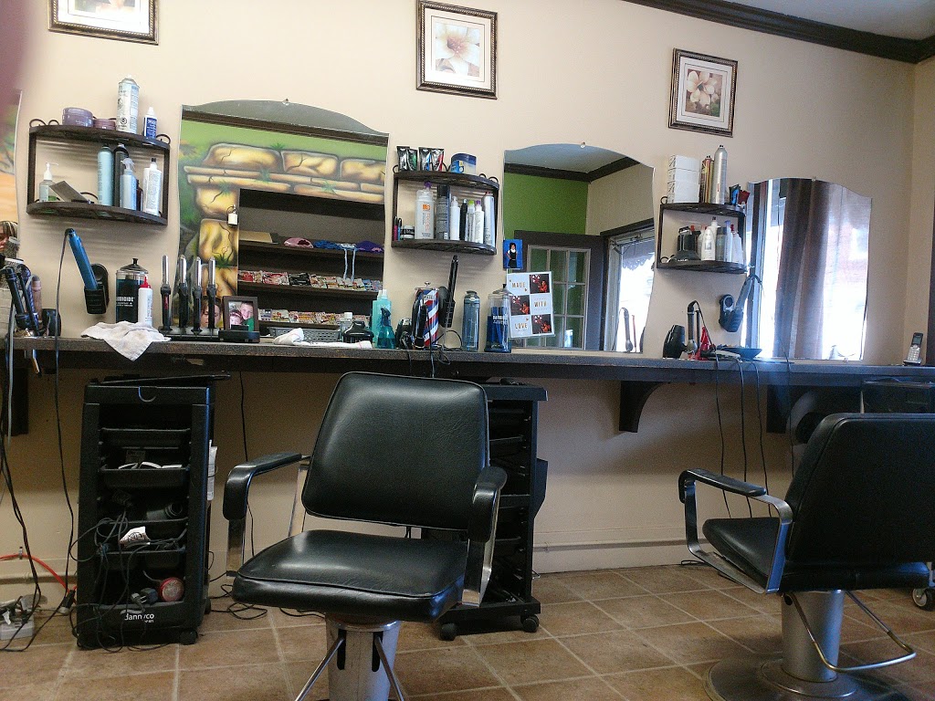 Anytime Hairstylist Unisex Coiffure | 704 Principale St, Casselman, ON K0A 1M0, Canada | Phone: (613) 764-0847