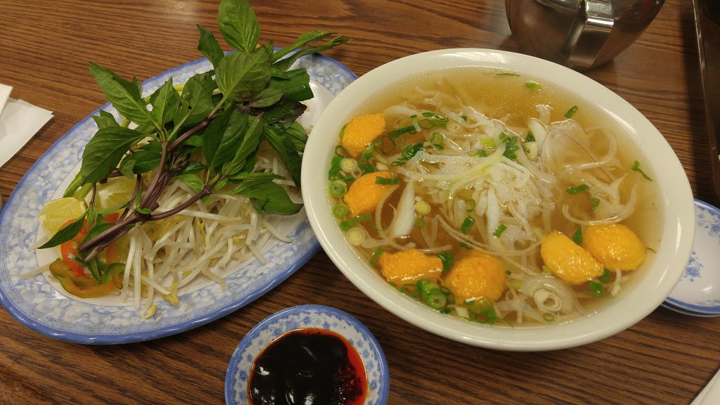 Pho Tau Bay | 5790 203 St, Langley Twp, BC V3A 1W3, Canada | Phone: (604) 533-6938