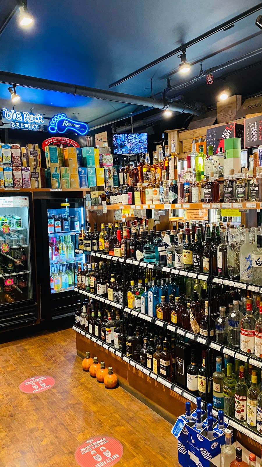 Nesters Liquor Store | 7025 Nesters Rd, Whistler, BC V0N 1B7, Canada | Phone: (604) 938-2337