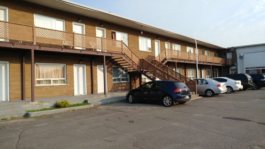 Motel Montreal | 95 Autoroute du Souvenir, LÎle-Perrot, QC J7V 7P8, Canada | Phone: (514) 453-6106