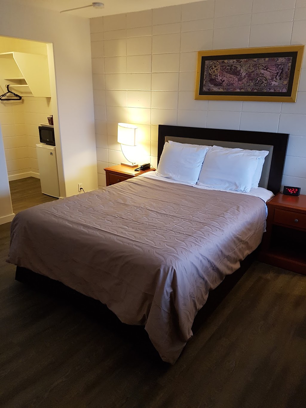 Value Lodge Motel | 736 Nicol St, Nanaimo, BC V9R 4V1, Canada | Phone: (250) 754-2328