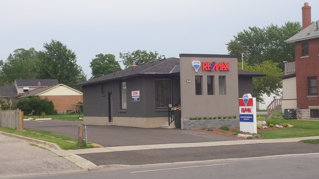 RE/MAX Centre City Realty Inc | 36 First Ave, St Thomas, ON N5R 4M8, Canada | Phone: (519) 633-1000