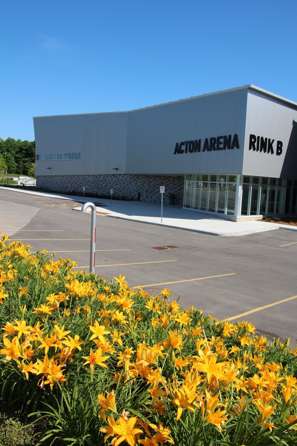 Acton Arena | 415 Queen St, Acton, ON L7J 2N2, Canada | Phone: (519) 853-0020
