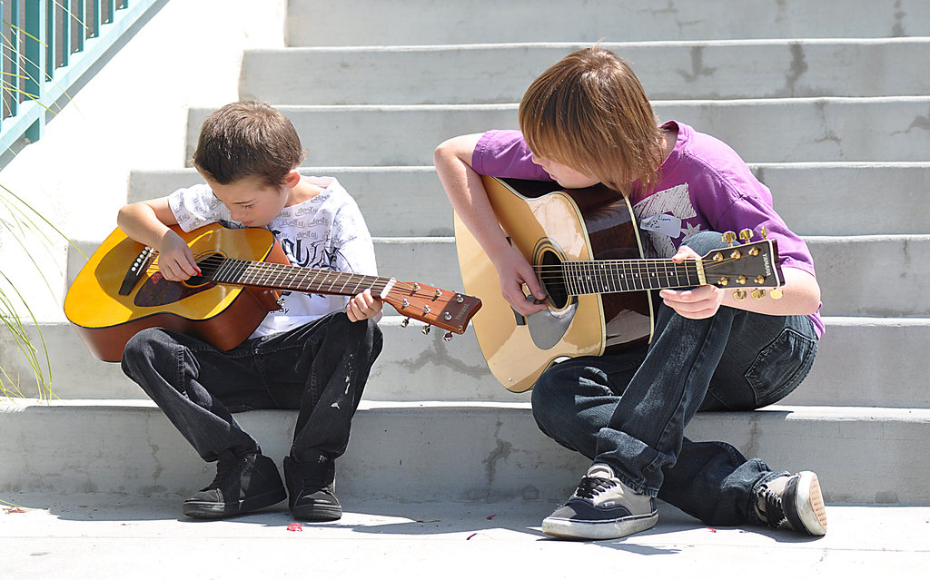 Guitar Lessons Boucherville | 766 Rue de Montbrun, Boucherville, QC J4B 8B9, Canada | Phone: (450) 857-0667