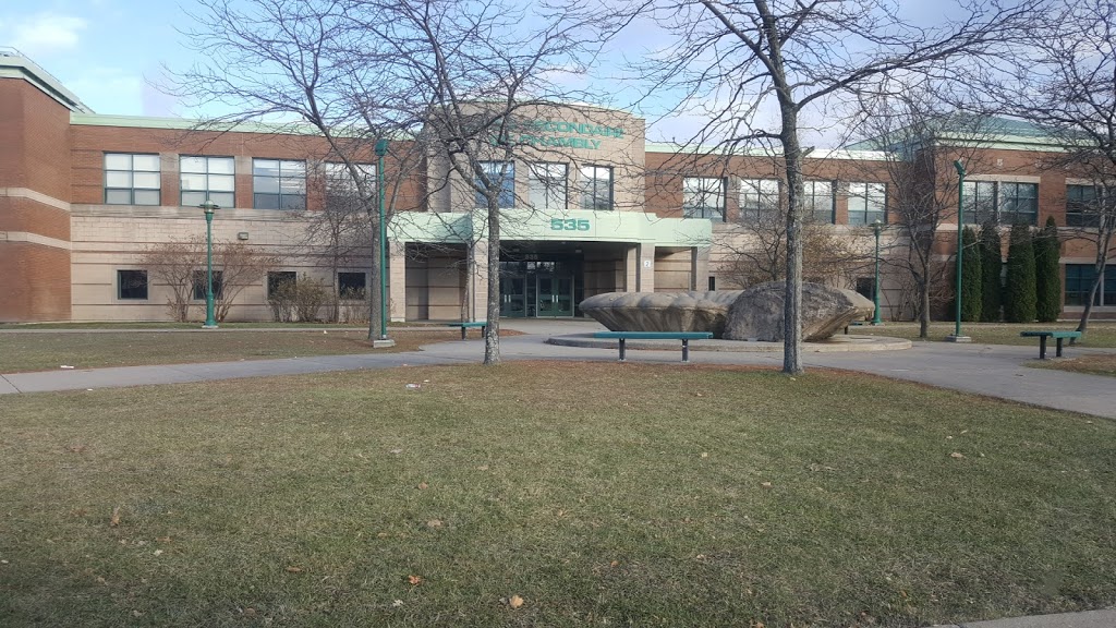 École Secondaire De Chambly | 535 Boulevard Brassard, Chambly, QC J3L 6H3, Canada | Phone: (450) 461-5908