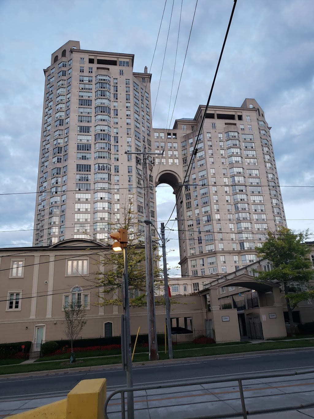 Metropolitan Toronto Condominium | 2285 Lake Shore Blvd W, Etobicoke, ON M8V 3X9, Canada | Phone: (416) 253-4477