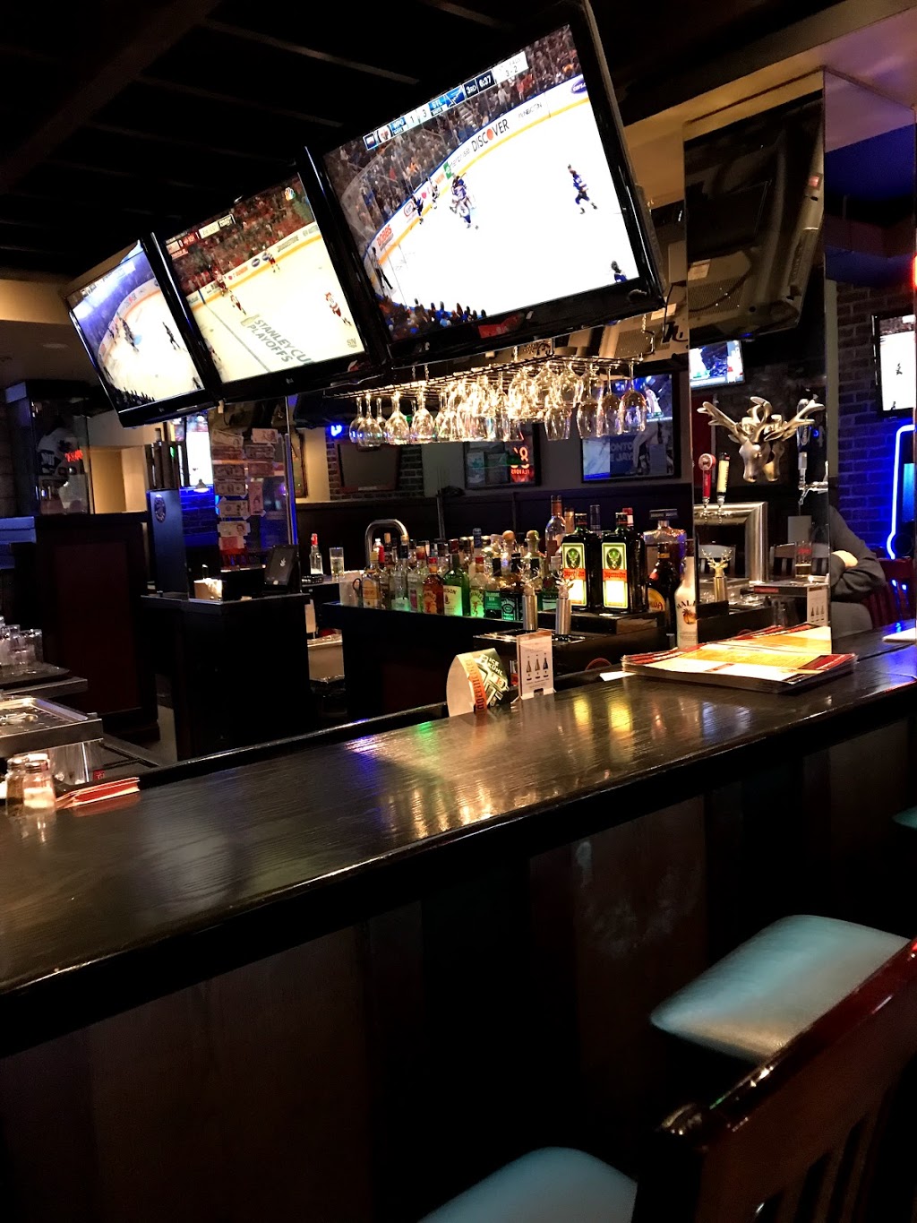 Wingporium | Leaside Sports Bar | 856 Eglinton Ave E, East York, ON M4G 2L1, Canada | Phone: (647) 352-1000