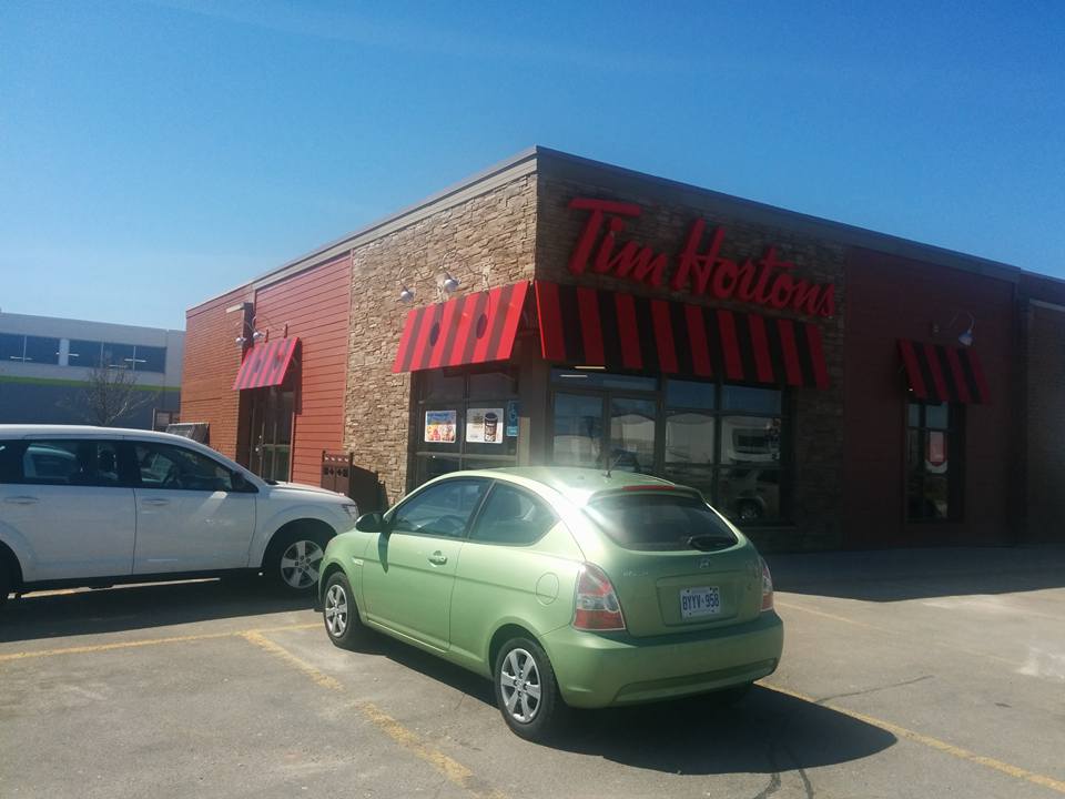 Tim Hortons | 706 Queenston Rd, Hamilton, ON L8G 1A3, Canada | Phone: (905) 560-9615