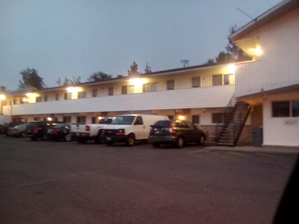 Voyageur Motel | 177 Powley St, Thunder Bay, ON P7A 2K8, Canada | Phone: (807) 345-4786