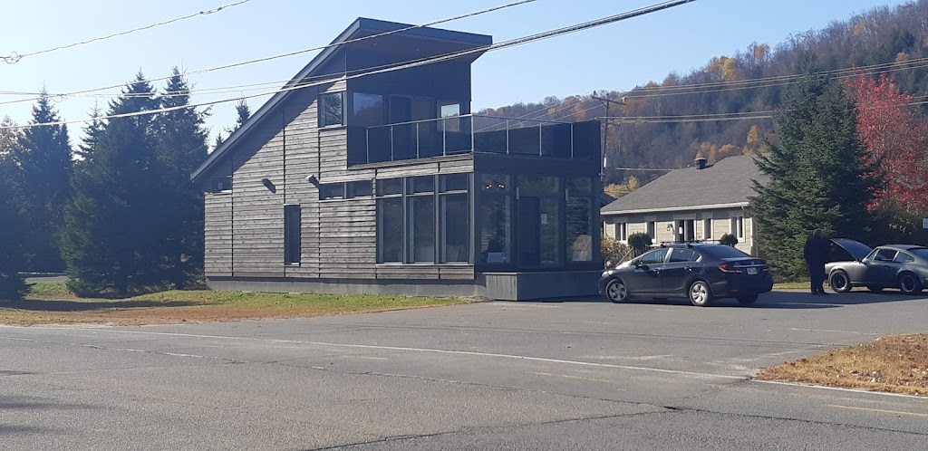 Les Maisons Bonneville | 1420 QC-117, Mont-Tremblant, QC J8E 2X8, Canada | Phone: (819) 425-3060