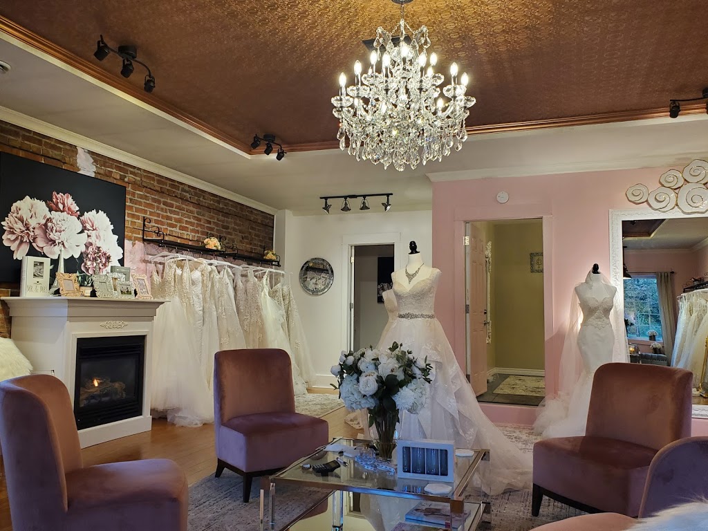 Blushing Bride Crystal Beach | 395 Derby Rd, Crystal Beach, ON L0S 1B0, Canada | Phone: (289) 698-4880