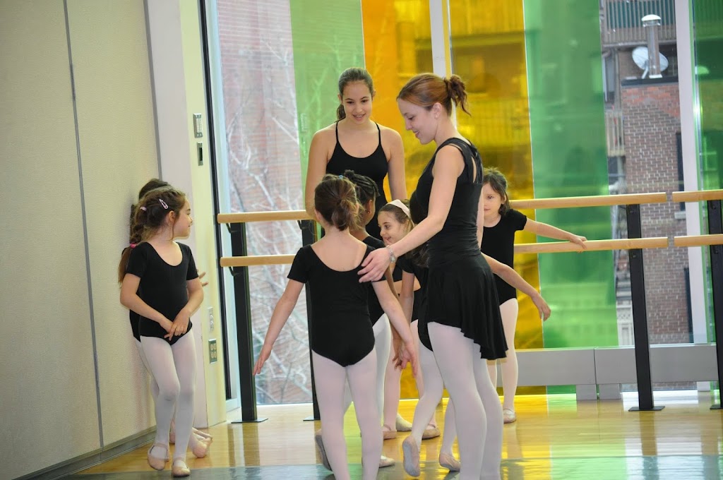 Academie De Danse DOutremont | 999 Ave McEachran, Outremont, QC H2V 3E6, Canada | Phone: (514) 276-6060